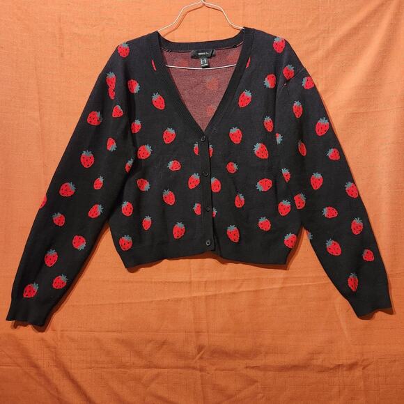 XXL Strawberry All Over Pattern Black Poppy Red Cozy Soft Short Cardigan Sweater - Picture 1 of 7